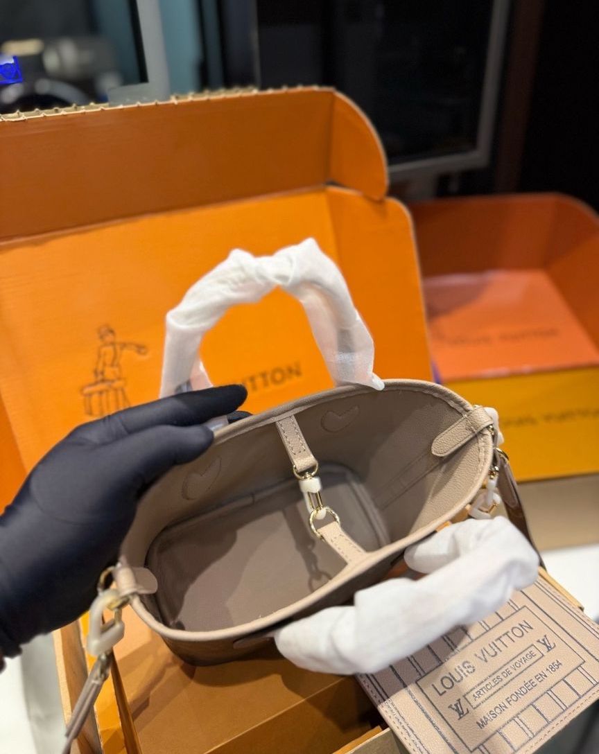 LV Neverfull Bandoulière Inside Out BB LV2511232 QA LV Neverfull Bandoulière Inside Out BB LV2511232 QA