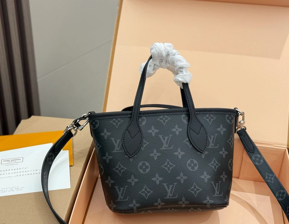 LV Neverfull Bandoulière Inside Out BB Monogram Eclipse LV267302 QA LV Neverfull Bandoulière Inside Out BB Monogram Eclipse LV267302 QA