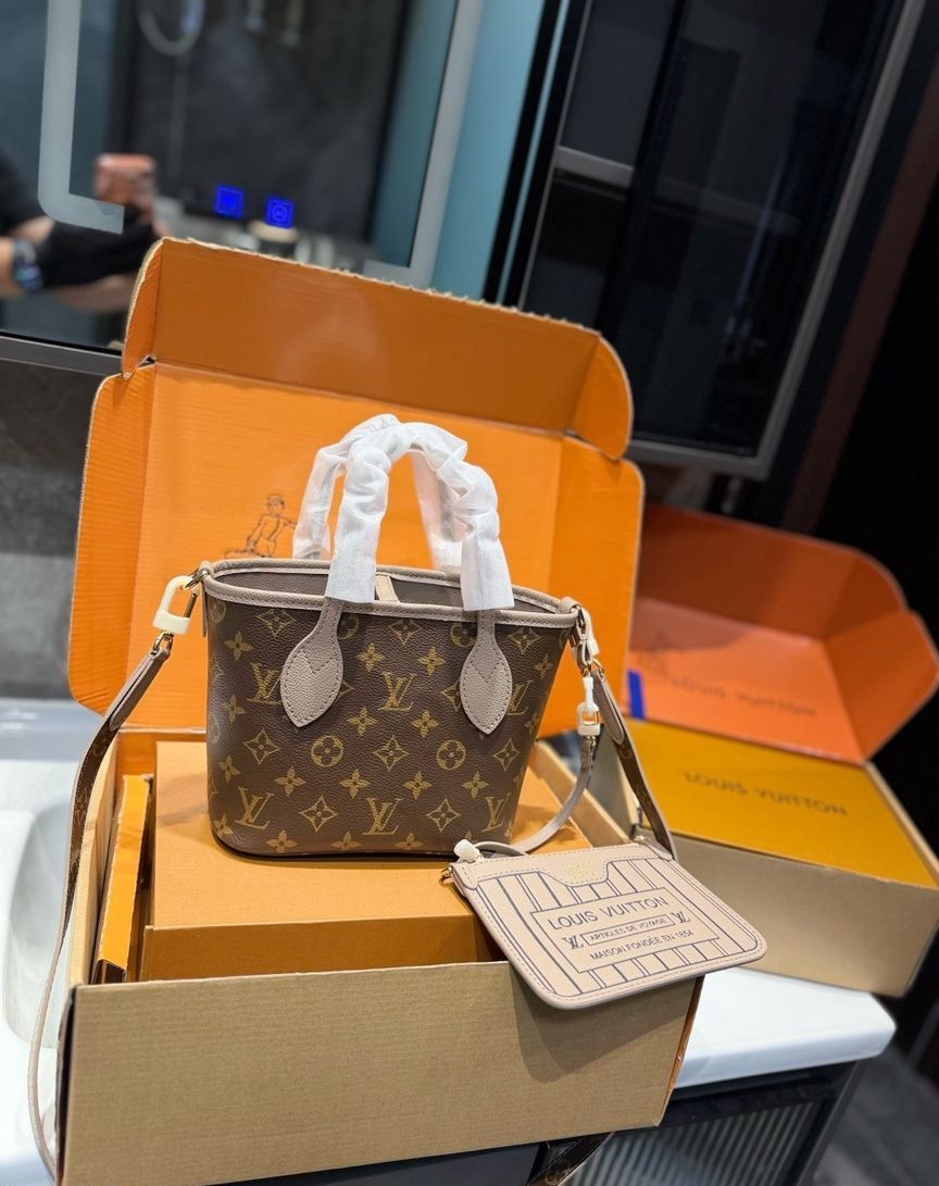 LV Neverfull Bandoulière Inside Out BB LV2511232 QA LV Neverfull Bandoulière Inside Out BB LV2511232 QA