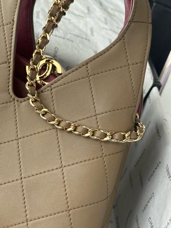 CN 25 Small Quilted Leather Shopping Bag AS6392 QA
