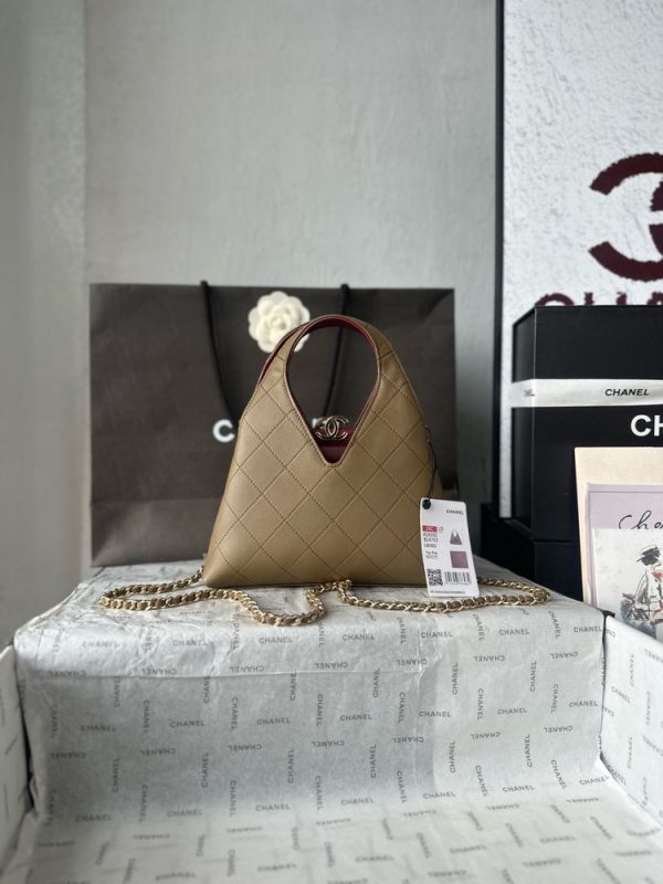 CN 25 Small Quilted Leather Shopping Bag AS6392 QA
