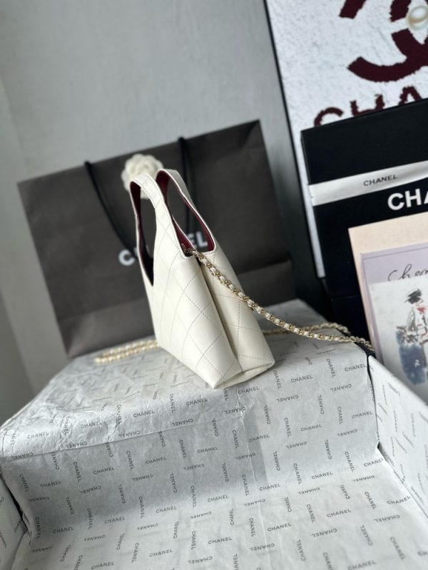 CN 25 Small Quilted Leather Shopping Bag AS6392 QA