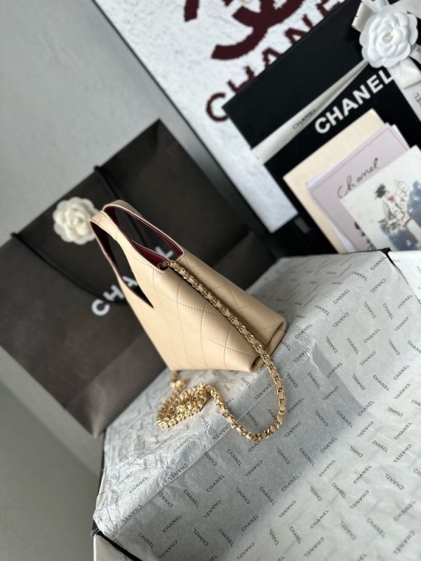 CN 25 Small Quilted Leather Shopping Bag AS6392 QA
