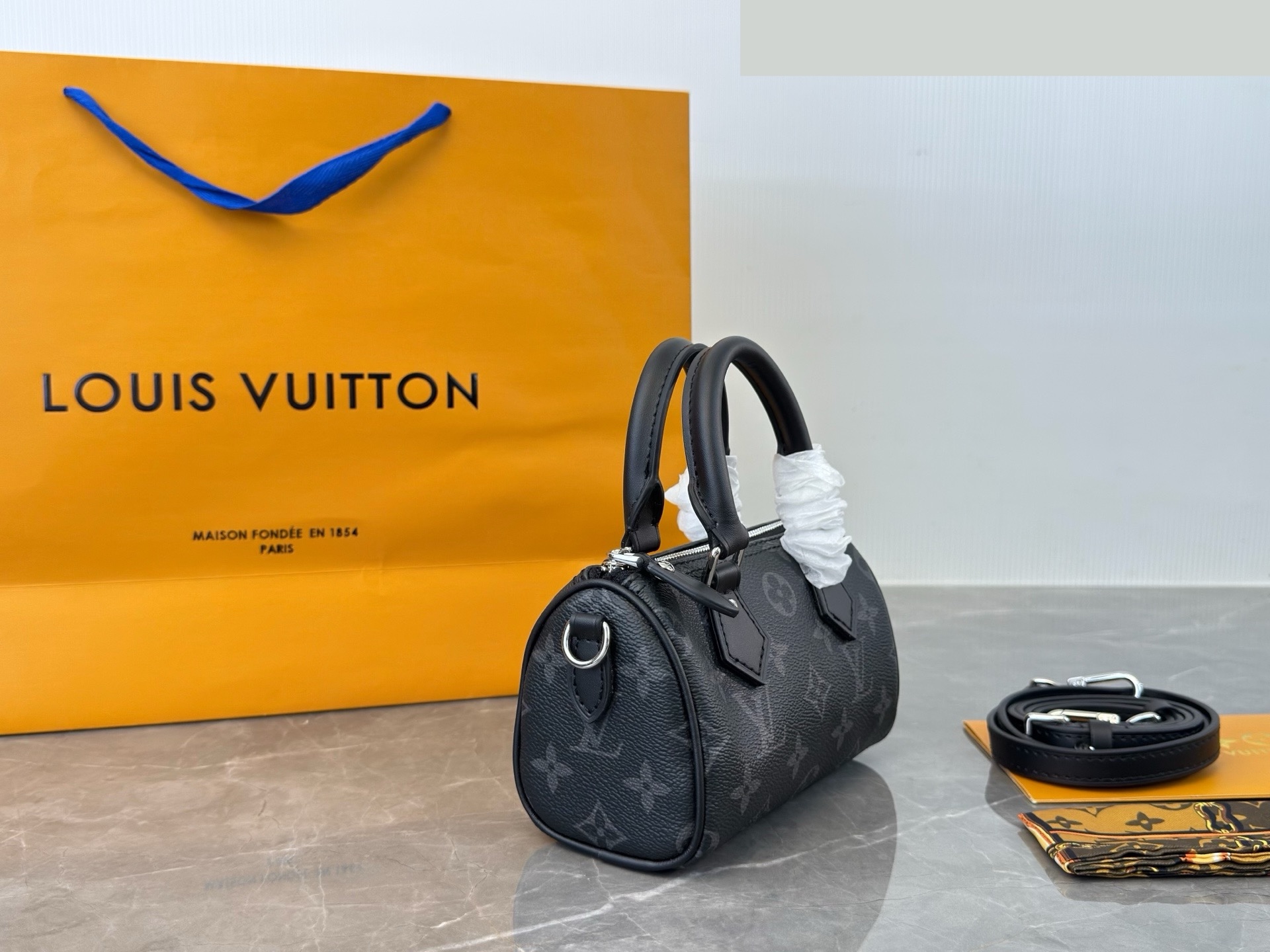 Daily Street Style LV Handbag DLV1 QA Daily Street Style LV Handbag DLV1 QA