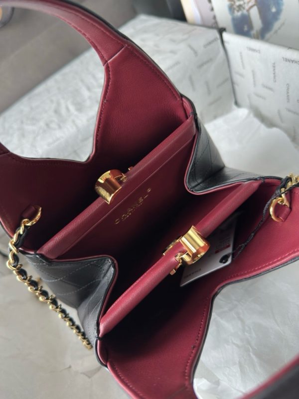 CN 25 Small Quilted Leather Shopping Bag AS6392 QA