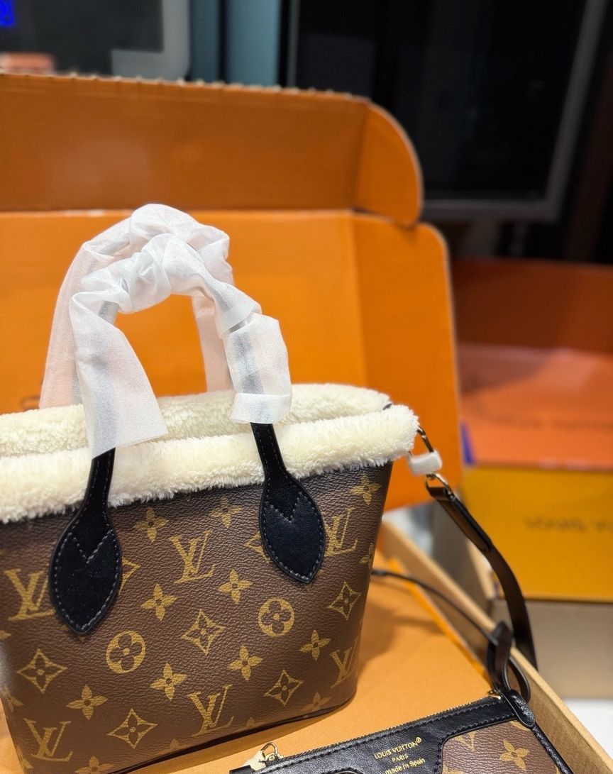 LV Neverfull Bandoulière Inside Out BB LV2511232 QA LV Neverfull Bandoulière Inside Out BB LV2511232 QA