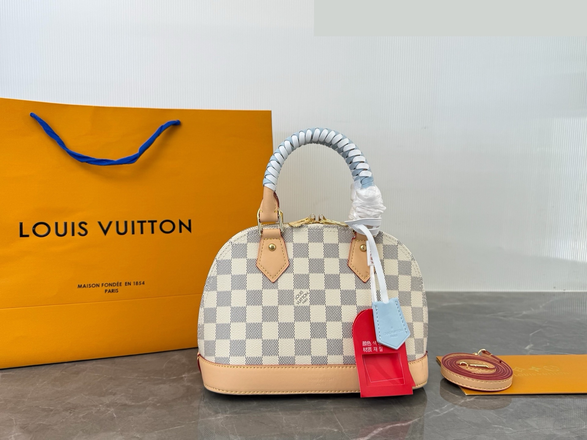 Daily Street Style LV Handbag DLV3 QA Daily Street Style LV Handbag DLV3 QA