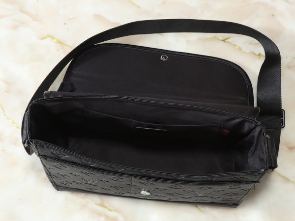 LV Courrier Messenger Monogram Bag M28629-M28630 BC LV Courrier Messenger Monogram Bag M28629-M28630 BC