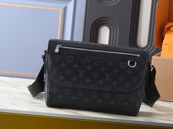 LV Courrier Messenger Monogram Bag M28629-M28630 BC LV Courrier Messenger Monogram Bag M28629-M28630 BC