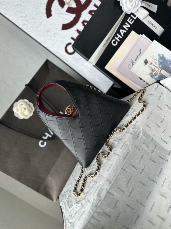 CN 25 Small Quilted Leather Shopping Bag AS6392 QA