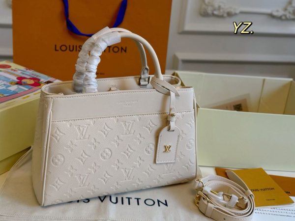 LV Avenue PM Monogram Empreinte LV267303 QA
