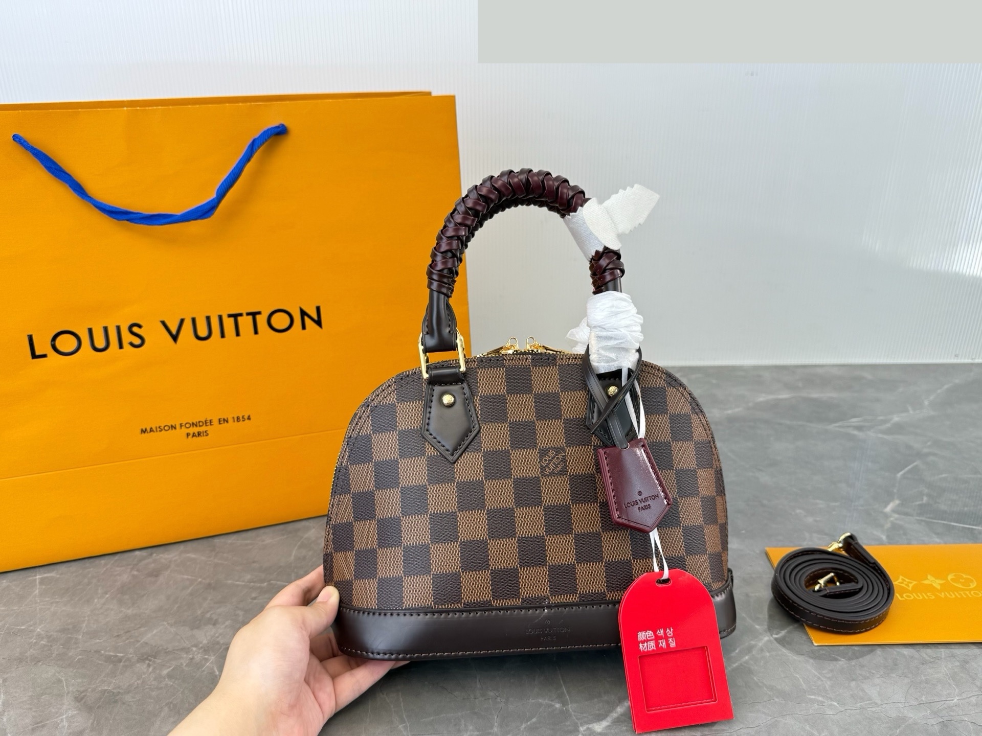 Daily Street Style LV Handbag DLV3 QA Daily Street Style LV Handbag DLV3 QA