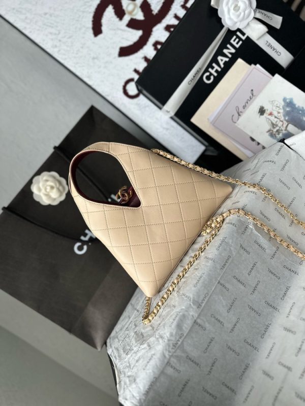 CN 25 Small Quilted Leather Shopping Bag AS6392 QA
