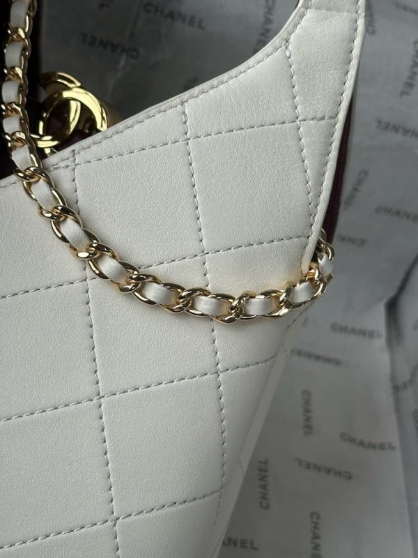 CN 25 Small Quilted Leather Shopping Bag AS6392 QA