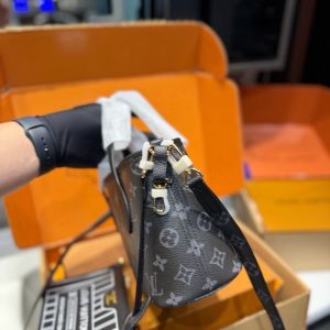 LV Neverfull Bandoulière Inside Out BB LV2511232 QA 25 c73b2bea result