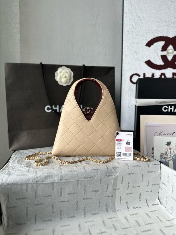 CN 25 Small Quilted Leather Shopping Bag AS6392 QA