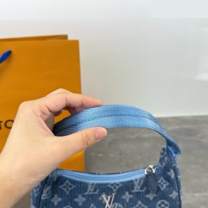 Daily Street Style LV Handbag DLV1 QA 5 cdd77e30