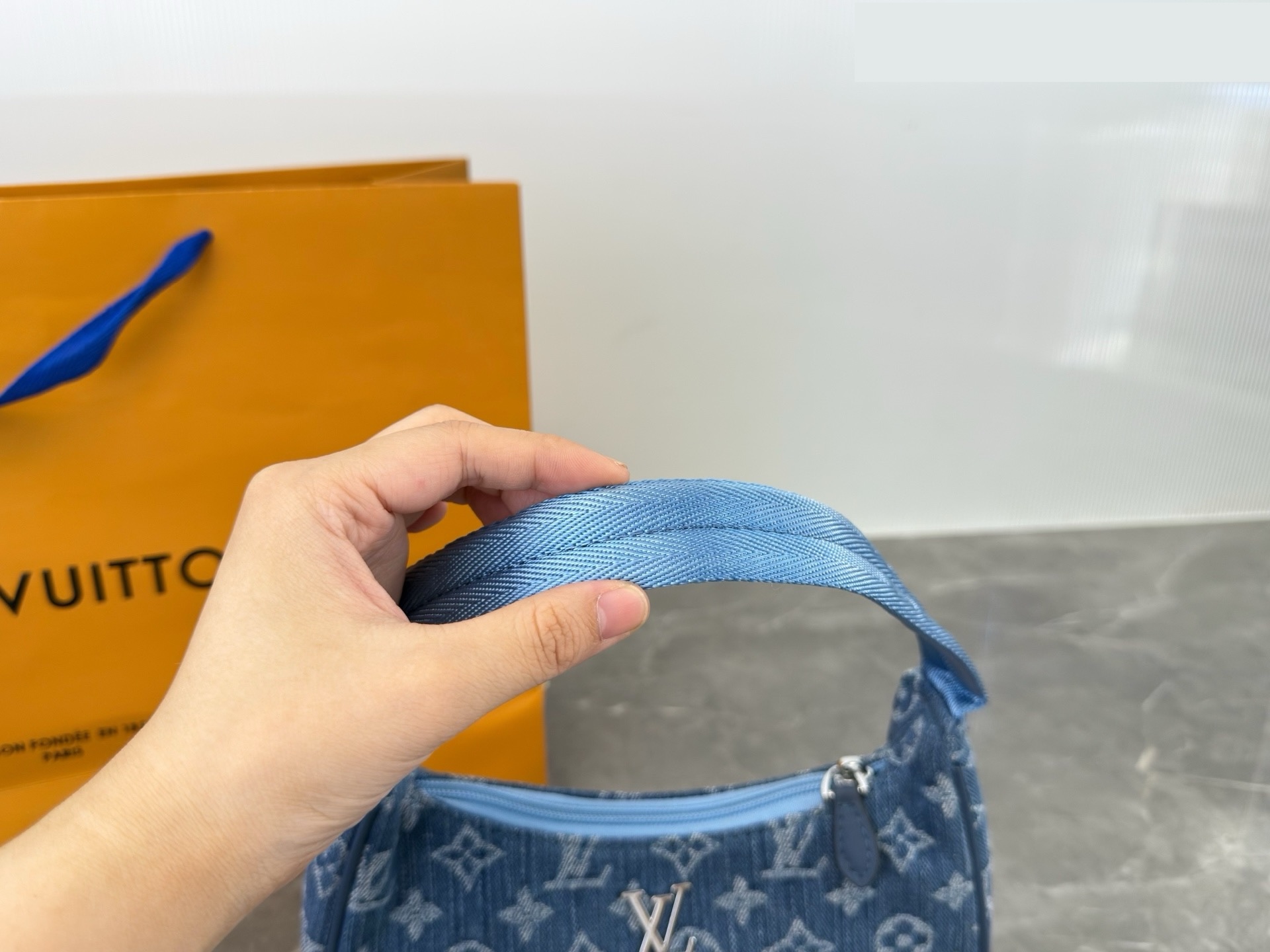 Daily Street Style LV Handbag DLV1 QA Daily Street Style LV Handbag DLV1 QA