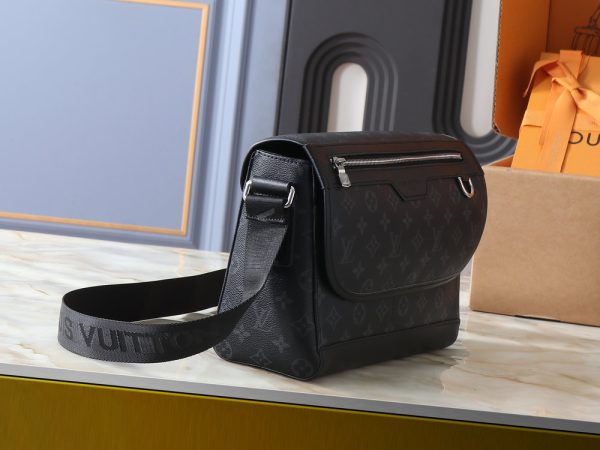 LV Courrier Messenger Monogram Bag M28629-M28630 BC LV Courrier Messenger Monogram Bag M28629-M28630 BC