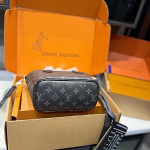 LV Neverfull Bandoulière Inside Out BB LV2511232 QA 26 d9dc7e2b result