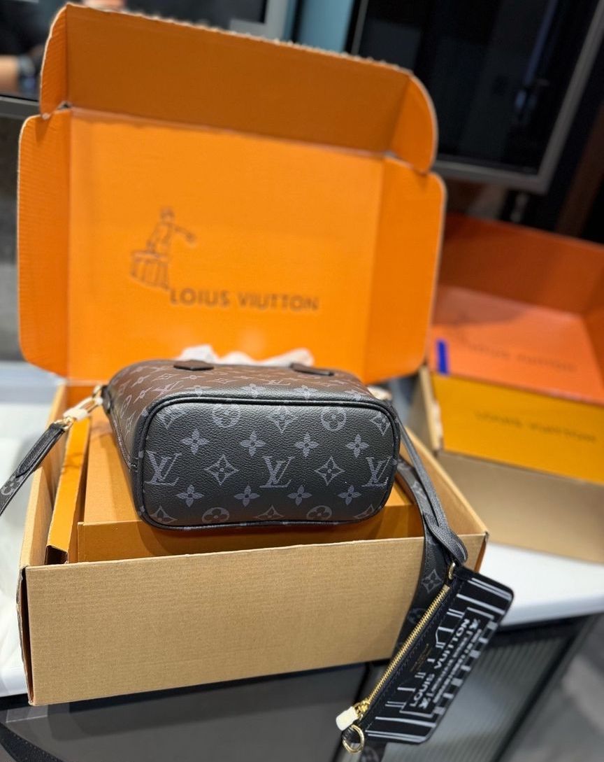LV Neverfull Bandoulière Inside Out BB LV2511232 QA LV Neverfull Bandoulière Inside Out BB LV2511232 QA