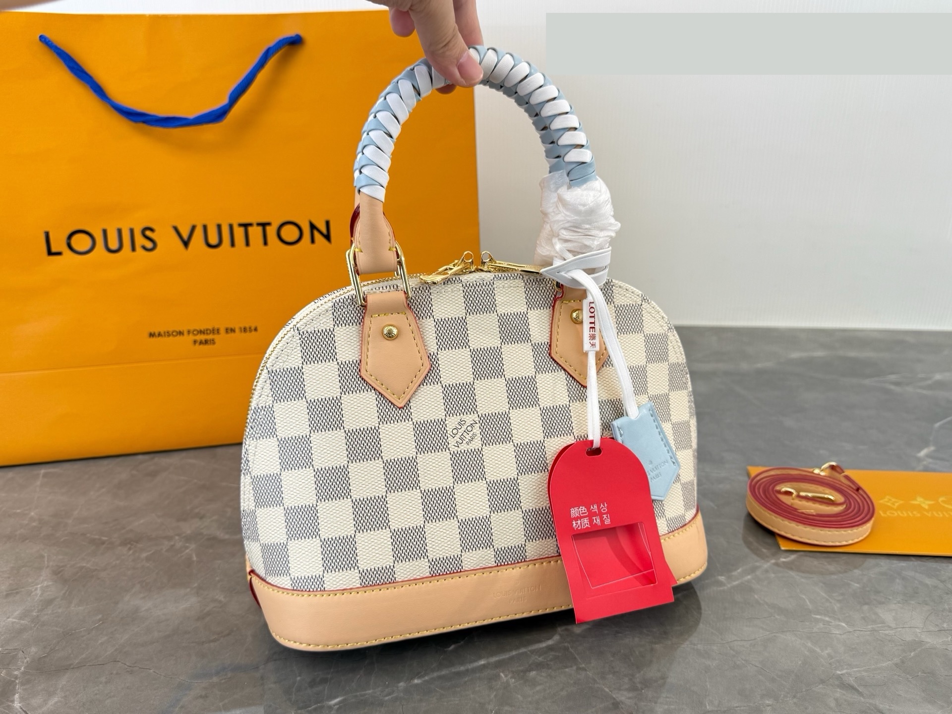 Daily Street Style LV Handbag DLV3 QA Daily Street Style LV Handbag DLV3 QA