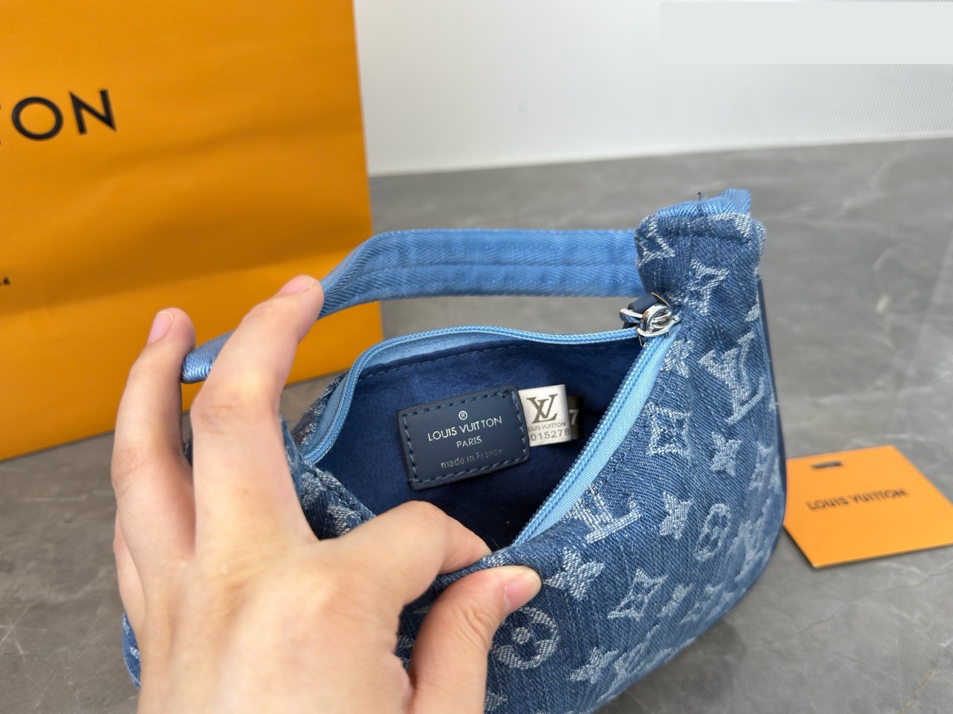 Daily Street Style LV Handbag DLV1 QA Daily Street Style LV Handbag DLV1 QA
