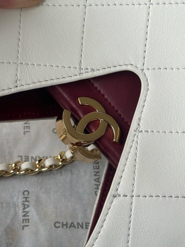 CN 25 Small Quilted Leather Shopping Bag AS6392 QA