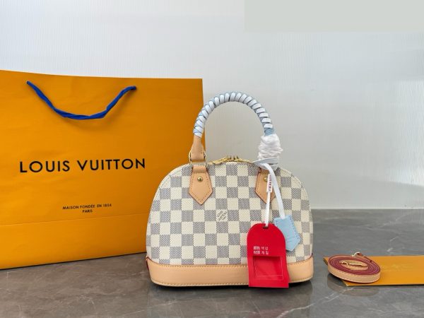 Daily Street Style LV Handbag DLV3 QA Daily Street Style LV Handbag DLV3 QA
