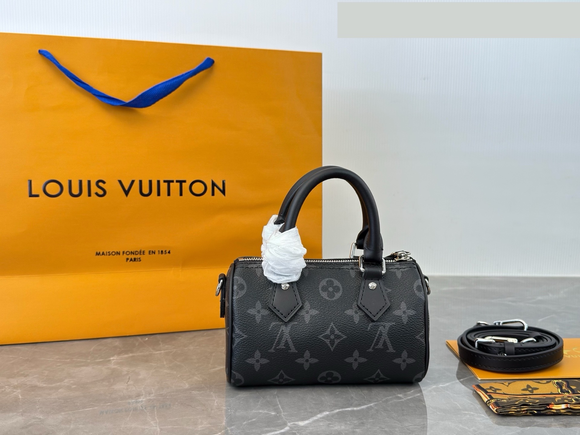 Daily Street Style LV Handbag DLV1 QA Daily Street Style LV Handbag DLV1 QA