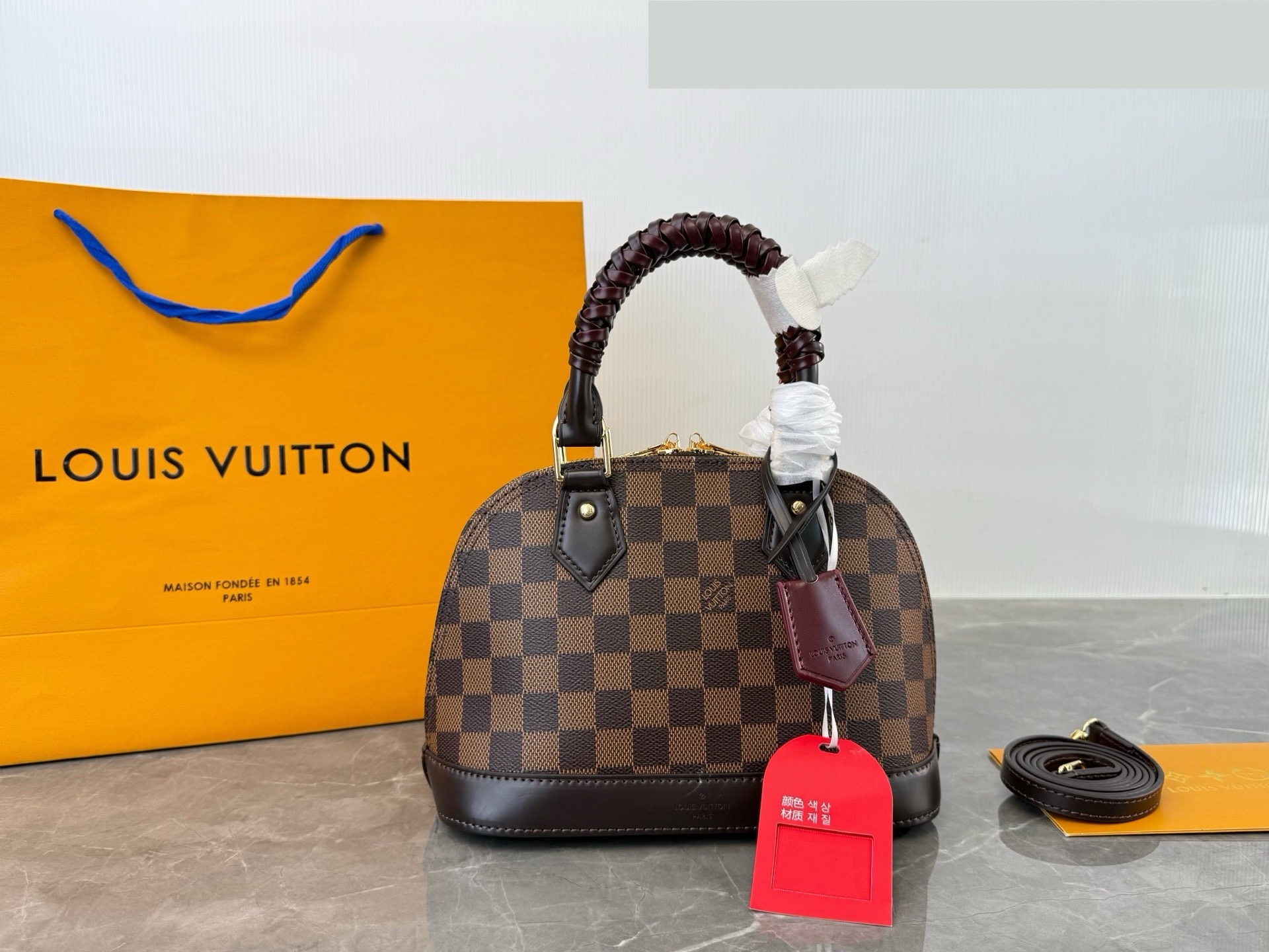 Daily Street Style LV Handbag DLV3 QA Daily Street Style LV Handbag DLV3 QA