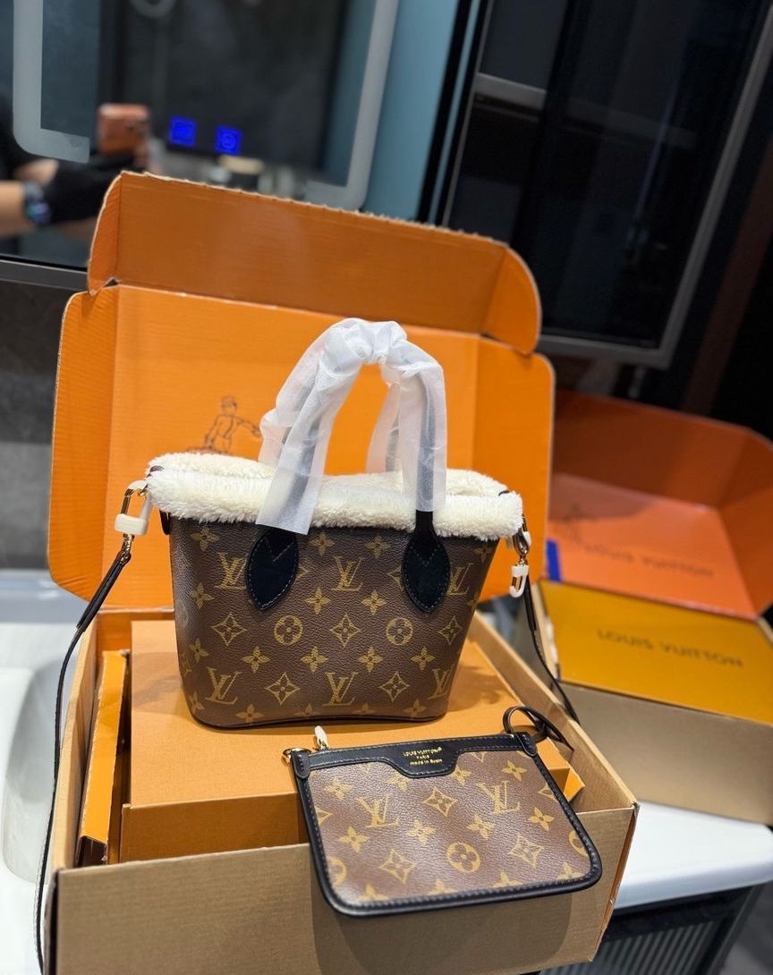 LV Neverfull Bandoulière Inside Out BB LV2511232 QA LV Neverfull Bandoulière Inside Out BB LV2511232 QA