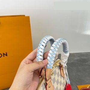 Daily Street Style LV Handbag DLV3 QA 17 fb764b2a