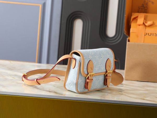 LV Satchel Wearable Wallet M26805-A2A647 BC