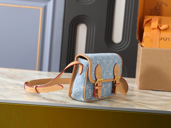 LV Satchel Wearable Wallet M26805-A2A647 BC