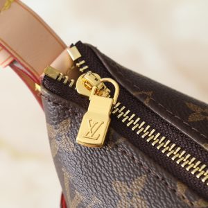 LV Cruiser Toiletry Bag M27945-M15350 BC