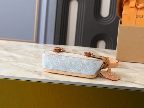 LV Satchel Wearable Wallet M26805-A2A647 BC