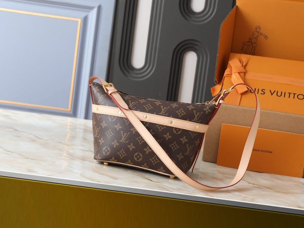 LV Cruiser Toiletry Bag M27945-M15350 BC