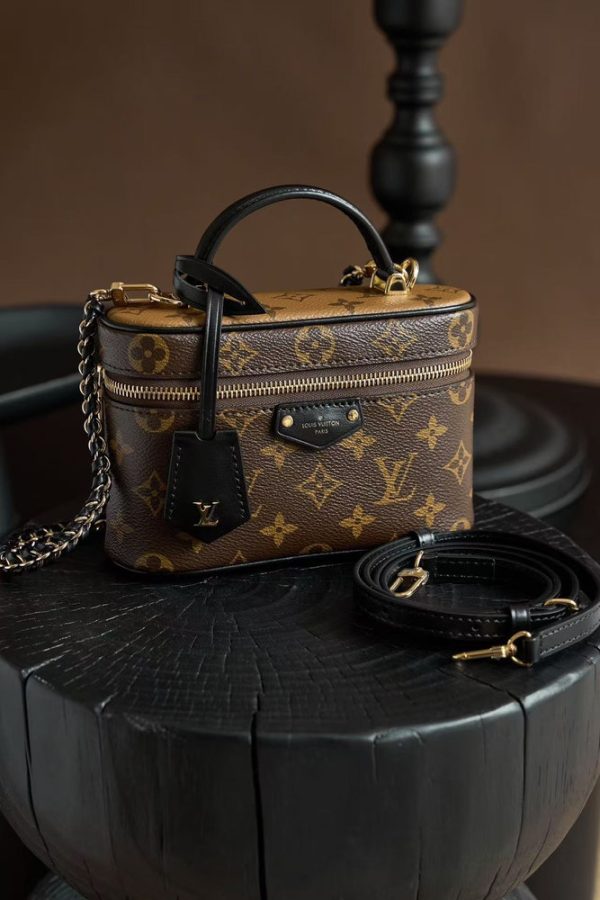 LV Vanity Chain Pouch Monogram Reverse Canvas Bag LV Vanity Chain Pouch Monogram Reverse Canvas Bag