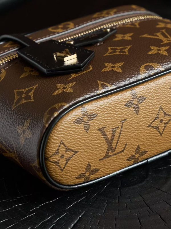 LV Vanity Chain Pouch Monogram Reverse Canvas Bag LV Vanity Chain Pouch Monogram Reverse Canvas Bag