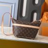 LV Cruiser Toiletry Bag M27945-M15350 BC