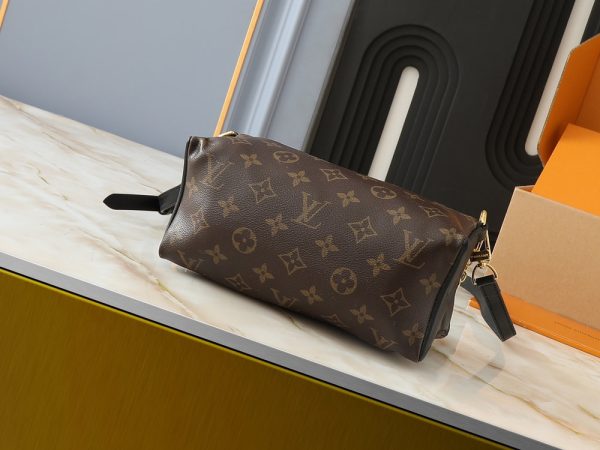 LV Bloom Pouch Monogram Canvas Bag M11303-M11672 BC LV Bloom Pouch Monogram Canvas Bag M11303-M11672 BC