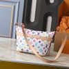LV Cruiser Toiletry Bag M27945-M15350 BC