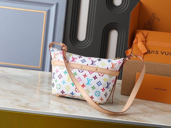 LV Cruiser Toiletry Bag M27945-M15350 BC
