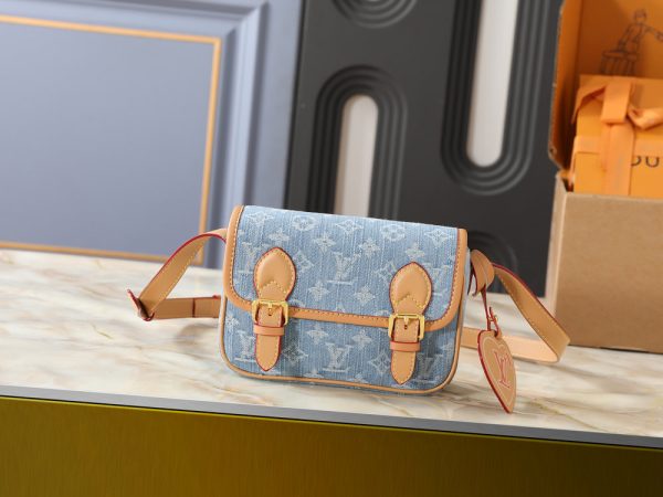 LV Satchel Wearable Wallet M26805-A2A647 BC