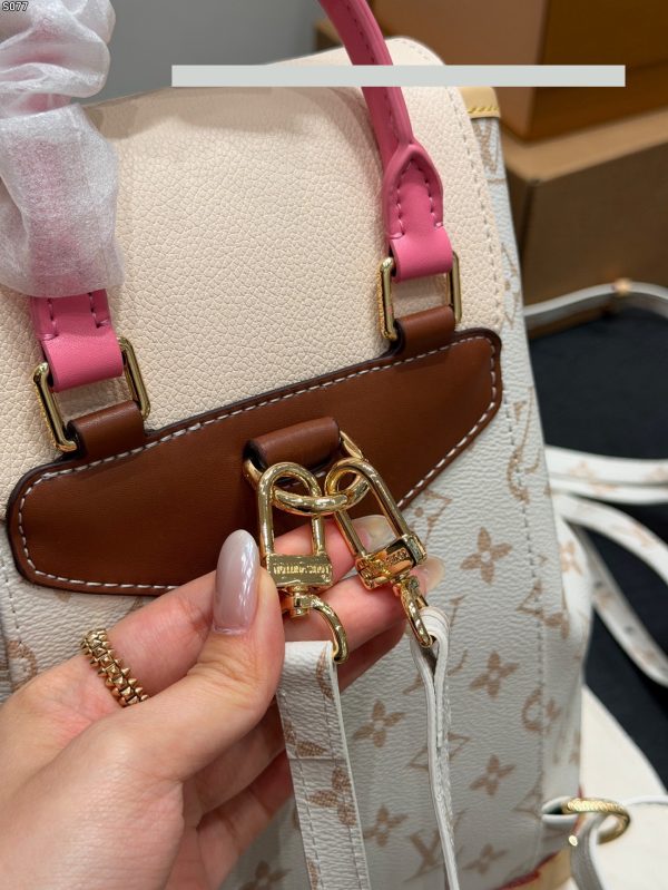 Daily Street Style LV Handbag LV2672910 QA