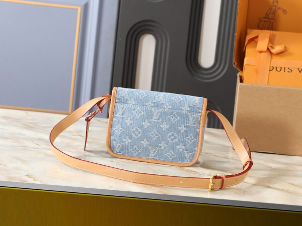 LV Satchel Wearable Wallet M26805-A2A647 BC