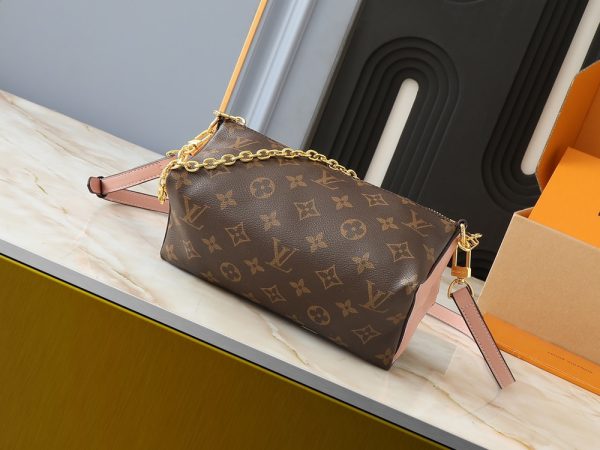 LV Bloom Pouch Monogram Canvas Bag M11303-M11672 BC LV Bloom Pouch Monogram Canvas Bag M11303-M11672 BC
