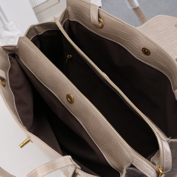 Luxury CN Handbag 2681 BC