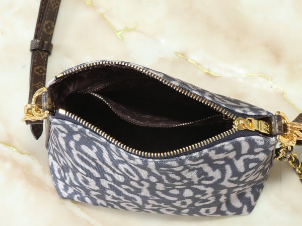 LV Multipass Mini Bag M3A389-M29010 BC LV Multipass Mini Bag M3A389-M29010 BC